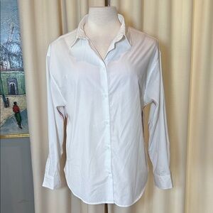 Urban Daizy Classic White Women's Button-Up Shirt with trim size M